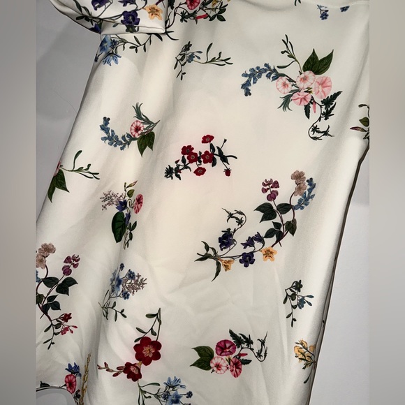 Ever New floral off shoulder dress - Picture 3 of 11